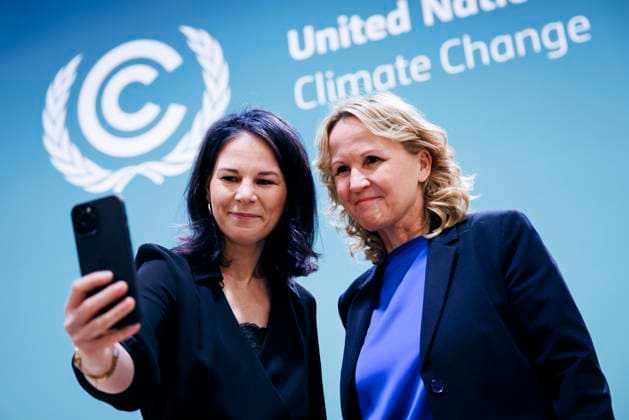 News Themen der Woche KW47 News Bilder des Tages Annalena Baerbock (Buendnis 90 Die Gruenen), Bundesaussenministerin und Steffi Lemke (Buendnis 90 Die Gruenen), Bundesministerin fuer Umwelt, Naturschutz, nukleare Sicherheit und Verbraucherschutz, aufgenommen im Rahmen der COP29 in Baku, 21.11.2024. Fotografiert im Auftrag des Auswaertigen Amtes (AA) Baku Aserbaidschan *** Annalena Baerbock Buendnis 90 Die Gruenen , Federal Foreign Minister and Steffi Lemke Buendnis 90 Die Gruenen , Federal Minister for the Environment, Nature Conservation, Nuclear Safety and Consumer Protection, photographed during COP29 in Baku, 21 11 2024 Photographed on behalf of the Federal Foreign Office AA Baku Azerbaijan Copyright: xFelixxZahn AAx