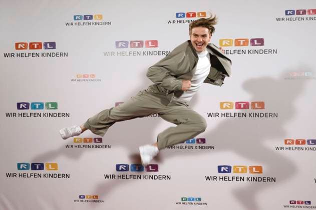 Bilder des Jahres 2024, Entertainment 11 November Entertainment Themen der Woche KW47 Entertainment Bilder des Tages Vincent Gross beim 29. RTL-Spendenmarathon 2024 im Studio 8 der EMG Studios. Hürth, 22.11.2024 *** Vincent Gross at the 29 RTL Spendenmarathon 2024 in Studio 8 of EMG Studios Hürth, 22 11 2024 Foto:xR.xStoffelsx xFuturexImagex spendenmarathon2024_4569