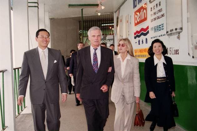 The head of global broadcaster CNN, Ted Turner (second from left), and his Hollywood actress wife Jane Fonda cross Victoria Harbour by Star Ferry to attend the launching of the Wharf Cable CNN Channel. With them at left is the Chairman of Wharf Holdings, Peter Woo Kwong-ching, and at right is Mr Woo s wife Bessie. EDITORIAL USE ONLY  Copyright: xx MER2016052305112318 PostxStaffxPhotographerx scmpphotos423331