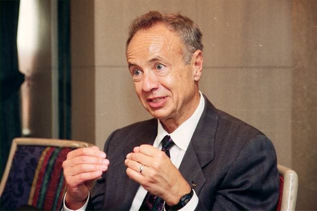 Mr Andrew Grove, Chief Executive Officer (CEO) of United States microprocessor giant Intel Corp, is in Hong Kong before starting a trip to China. Intel recently signed a memorandum of understanding (MOU) with Hongkong Telecom to jointly introduce its ProShare personal conferencing products to the territory. Earlier this year, Intel signed similar MOUs with Ameritech, Bell Atlantic, MIC, Australia Telecom, Deutsche Bundespost Telekom and AT & T to develop advanced network and personal conferencing products for businesses. EDITORIAL USE ONLY  Copyright: xx MER2016052310171738 PostxStaffxPhotographerx scmpphotos432952