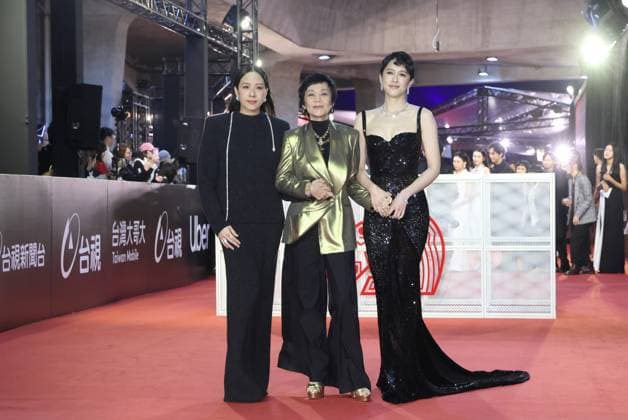 61st Taiwan Film Golden Horse Awards TAIPEI, CHINA - NOVEMBER 24, 2024 - Actors pose on the red carpet at the 61st Taiwan Film Golden Horse Awards in Taipei, Taiwan province, China, November 24, 2024. Taipei Taiwan China  Copyright: xCFOTOx i1732415391004