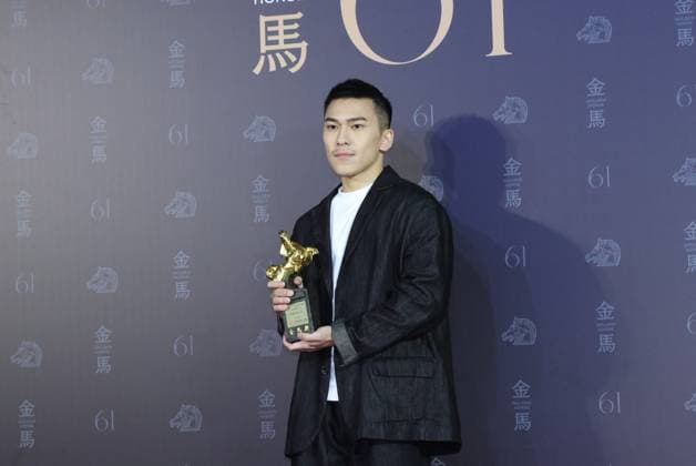 61st Taiwan Film Golden Horse Awards TAIPEI, CHINA - NOVEMBER 24, 2024 - Actors receive trophies at the 61st Taiwan Film Golden Horse Awards in Taipei, Taiwan province, China, Nov 24, 2024. Taipei Taiwan China  Copyright: xCFOTOx i1732415592037