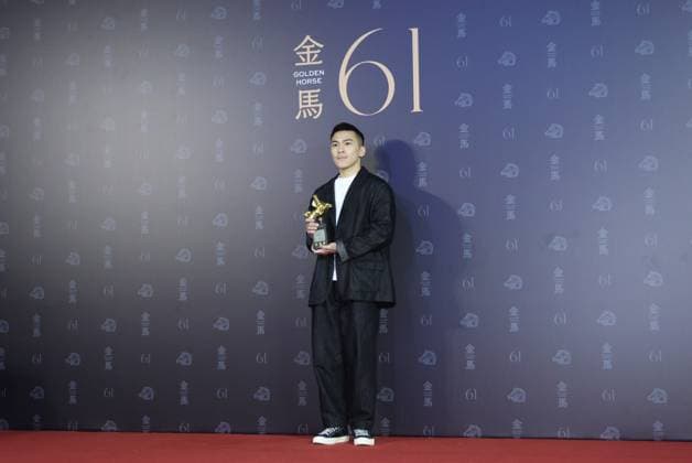 61st Taiwan Film Golden Horse Awards TAIPEI, CHINA - NOVEMBER 24, 2024 - Actors receive trophies at the 61st Taiwan Film Golden Horse Awards in Taipei, Taiwan province, China, Nov 24, 2024. Taipei Taiwan China  Copyright: xCFOTOx i1732415592179