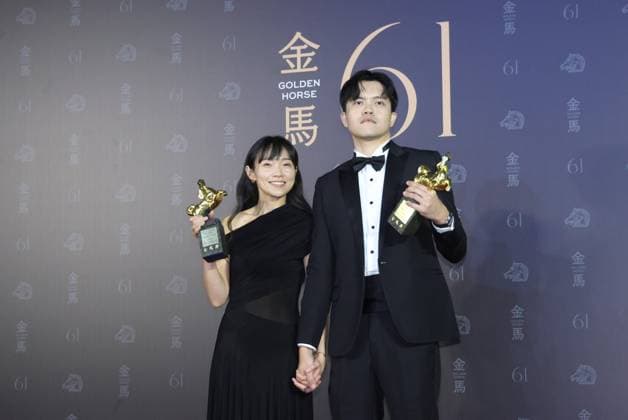 61st Taiwan Film Golden Horse Awards TAIPEI, CHINA - NOVEMBER 24, 2024 - Actors receive trophies at the 61st Taiwan Film Golden Horse Awards in Taipei, Taiwan province, China, Nov 24, 2024. Taipei Taiwan China  Copyright: xCFOTOx i1732415631436