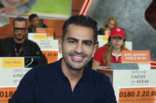 Luxusautohändler Hamid Mossadegh nimmt am 29. RTL Spendenmarathon wir helfen Kindern 2024 teil *** Luxury car dealer Hamid Mossadegh takes part in the 29 RTL telethon wir helfen Kindern 2024