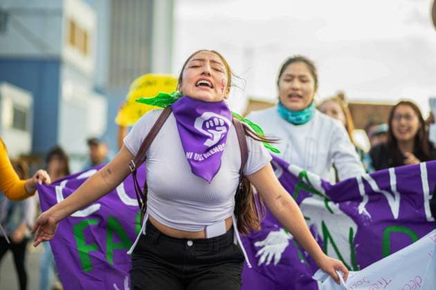 Bilder des Jahres 2024, News 11 November International Day for the Elimination of Violence against Women in Quito, Ecuador - 25 Nov 2024 A girl seen singing during the demonstration. Thousands of women took to the streets of Quito, to commemorate the World Day Against Violence Against Women. This International Day for the Elimination of Violence against Women reminds us of the strength of the collective struggle for a more just, safe, and violence-free world. Women of all ages marched to demand justice, protection, and human rights. Every step, every shout, and every placard became an act of resistance against fear and violence. However, this march was not without its tensions: last night, the minister and police forces threatened to prevent passage into the Historic Centre and to Copyright: xVeronicaxLombeidax xSOPAxImagesx _DSC0085