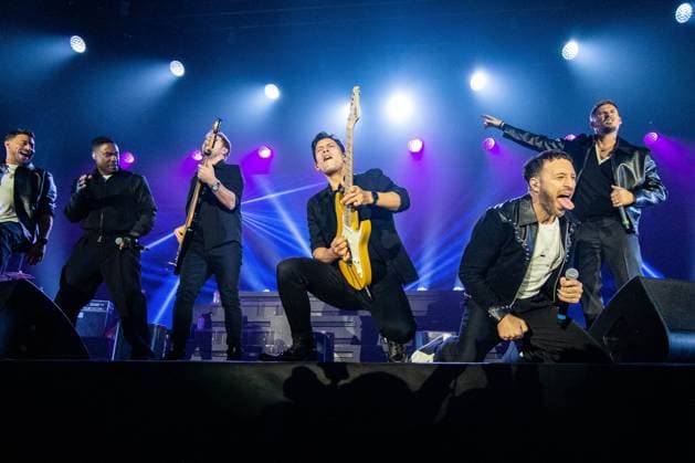 Bilder des Jahres 2024, Entertainment 11 November Bari, Blue concert - The big party Blue Bari Italy  Copyright: xIPA ABACAx