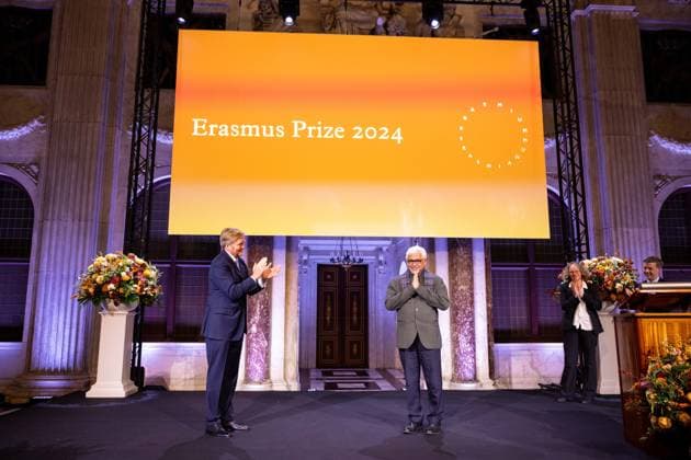 Amsterdam, The Netherlands, 2024-11-26 16:30:53 AMSTERDAM, 26-11-2024, Royal Palace AmsterdamKing Willem Alexander presents the Erasmus Prize to Indian writer Amitav Ghosh (Kolkata, 1956) at the Royal Palace Amsterdam. The King is a patron of the Praemium Erasmianum foundation. PHOTO: NLBeeld Patrick van Emst Credit: NL Beeld Patrick van Emst  Copyright: xx x