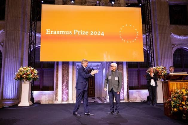 Amsterdam, The Netherlands, 2024-11-26 16:30:46 AMSTERDAM, 26-11-2024, Royal Palace AmsterdamKing Willem Alexander presents the Erasmus Prize to Indian writer Amitav Ghosh (Kolkata, 1956) at the Royal Palace Amsterdam. The King is a patron of the Praemium Erasmianum foundation. PHOTO: NLBeeld Patrick van Emst Credit: NL Beeld Patrick van Emst  Copyright: xx x