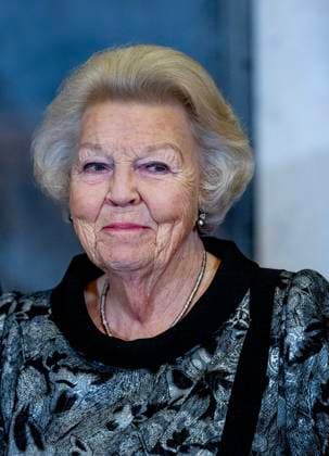 26-11-2024 Amsterdam Princess Beatrix attend the award ceremony of the Erasmus Prize of 150.000 euro to Indian writer Amitav Ghosh (Kolkata, 1956) at the Royal palace in Amsterdam. Â  Copyright: xPPEx