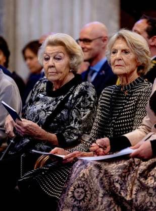 26-11-2024 Amsterdam Princess Beatrix and Princess Irene attend the award ceremony of the Erasmus Prize of 150.000 euro to Indian writer Amitav Ghosh (Kolkata, 1956) at the Royal palace in Amsterdam. Â  Copyright: xPPEx