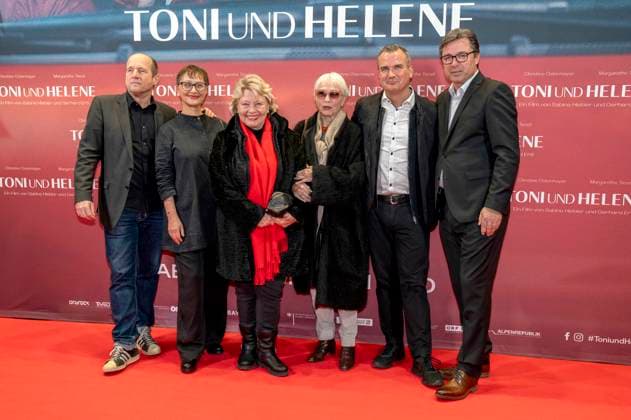Entertainment Themen der Woche KW48 Gerhard Ertl, Sabine Hiebler, Margarete Tiesel, Christine Ostermayer, Ulrich Gehmacher und Gerald Podgornig bei der Premiere des Kinofilms Toni und Helene im Filmtheater Sendlinger Tor. München, 26.11.2024 *** Gerhard Ertl, Sabine Hiebler, Margarete Tiesel, Christine Ostermayer, Ulrich Gehmacher and Gerald Podgornig at the premiere of the movie Toni und Helene at the Filmtheater Sendlinger Tor Munich, 26 11 2024 Foto:xN.xKolinzx xFuturexImagex helene_4102