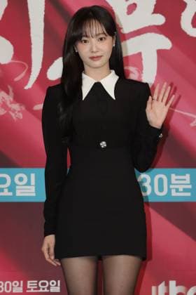 S. Korean actress Yeon Woo S. Korean actress Yeon Woo South Korean actress Yeon Woo, who stars in the local cable channel JTBC s new drama The Tale of Lady Ok, poses for a photo during a publicity event in Seoul on Nov. 28, 2024. The first episode of the drama will be aired on Nov. 30. (Yonhap) 2024-11-28 18:46:57 < 1980-2024 YONHAPNEWS AGENCY. .> ¼­¿ïÆ¯º°½Ã EDITORIAL USE ONLY  Copyright: xx PYH2024112821380034400 YonhapxNewsx yonphotos236174