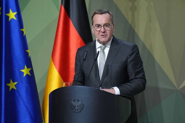 Verleihung des Preises Bundeswehr und Gesellschaft 2024 Verteidigungsminister Boris Pistorius bei seiner Rede bei der Verleihung des Preises Bundeswehr und Gesellschaft 2024 im Paul Loebe Haus, Berlin, 28.11.2024 Berlin Berlin Deutschland