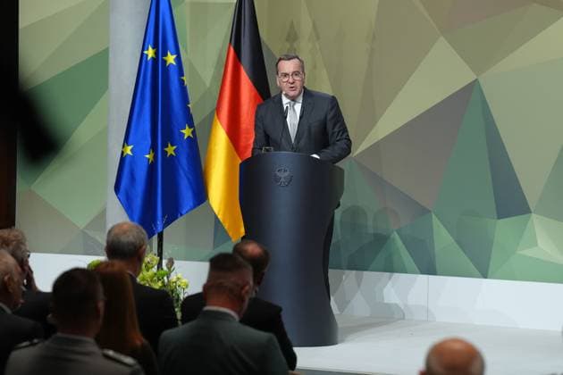 Verleihung des Preises Bundeswehr und Gesellschaft 2024 Verteidigungsminister Boris Pistorius bei seiner Rede bei der Verleihung des Preises Bundeswehr und Gesellschaft 2024 im Paul Loebe Haus, Berlin, 28.11.2024 Berlin Berlin Deutschland