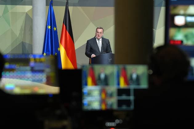 Verleihung des Preises Bundeswehr und Gesellschaft 2024 Verteidigungsminister Boris Pistorius bei seiner Rede bei der Verleihung des Preises Bundeswehr und Gesellschaft 2024 im Paul Loebe Haus, Berlin, 28.11.2024 Berlin Berlin Deutschland
