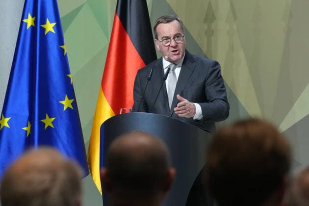 Verleihung des Preises Bundeswehr und Gesellschaft 2024 Verteidigungsminister Boris Pistorius im Portrait bei seiner Rede bei der Verleihung des Preises Bundeswehr und Gesellschaft 2024 im Paul Loebe Haus, Berlin, 28.11.2024 Berlin Berlin Deutschland