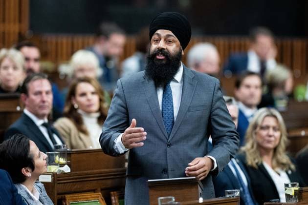 November 28, 2024, Ottawa, On, Canada: Conservative MP Jasraj Singh Hallan rises during Question Period in the House of Commons on Parliament Hill in Ottawa, on Thursday, Nov. 28, 2024. Ottawa Canada  - ZUMAc35_ 20241128_zaf_c35_075 Copyright: xSpencerxColbyx