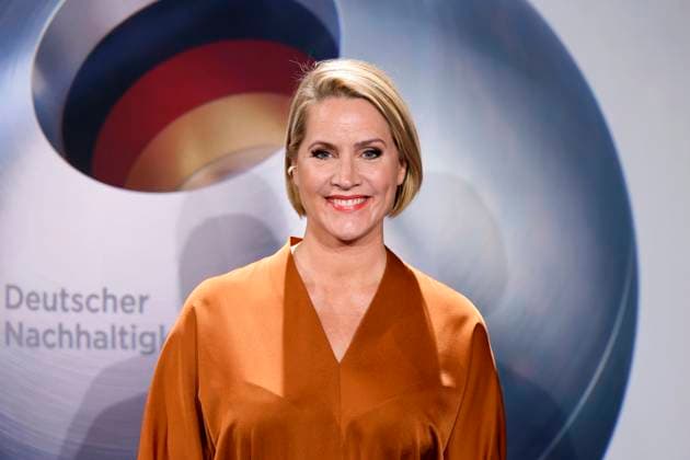 Moderatorin Judith Rakers bei der Verleihung des Deutschen Nachhaltigkeitspreis im Maritim Hotel Düsseldorf. Düsseldorf, 28.11.2024 NRW Deutschland Copyright: xChristophxHardtx