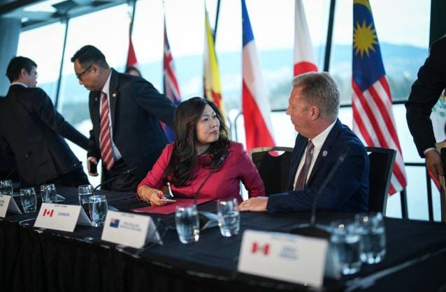 November 28, 2024, Vancouver, Bc, CANADA: Canada s Minister of Export Promotion, International Trade and Economic Development Mary Ng, left, and New Zealand Minister of Trade Todd McClay speak after the closing news conference at the Comprehensive and Progressive Agreement for Trans-Pacific Partnership (CPTPP) commission meeting, in Vancouver, on Thursday, November 28, 2024. Vancouver CANADA  - ZUMAc35_ 20241128_zaf_c35_093 Copyright: xDarrylxDyckx