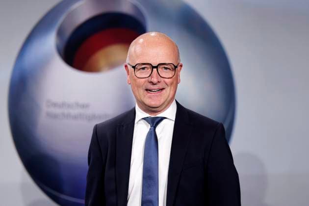 Moderator Karsten Schwanke bei der Verleihung des Deutschen Nachhaltigkeitspreis im Maritim Hotel Düsseldorf. Düsseldorf, 28.11.2024 NRW Deutschland Copyright: xChristophxHardtx