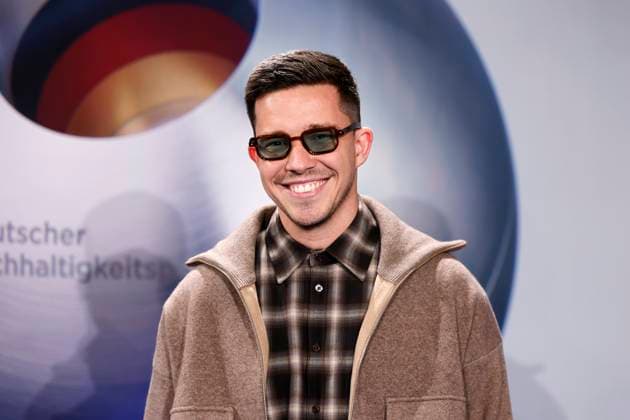 Sänger Nico Santos bei der Verleihung des Deutschen Nachhaltigkeitspreis im Maritim Hotel Düsseldorf. Düsseldorf, 28.11.2024 NRW Deutschland Copyright: xChristophxHardtx