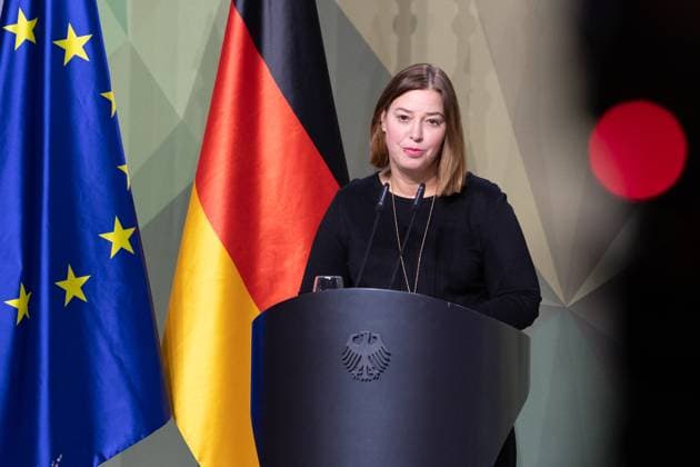 28.11.2024, Preis Bundeswehr und Gesellschaft Preisverleihung 2024 im Paul Löbe Haus des Deutschen Bundestags in Berlin. Die Vizepräsidentinnen des Deutschen Bundestages, Yvonne Magwas (CDU CSU) während ihrer Begrüßungsworte. Berlin