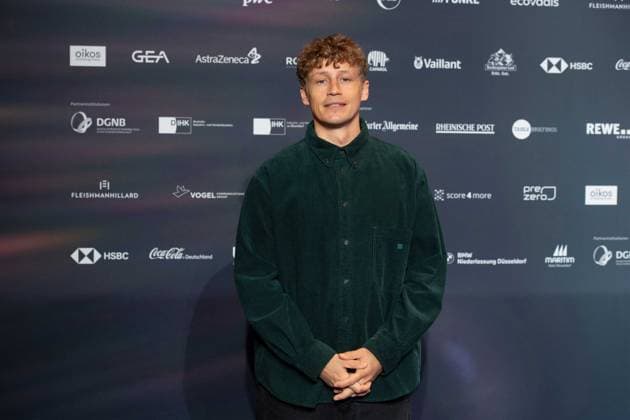Tim BENDZKO, Saenger, Musiker, Verleihung Deutscher Nachhaltigkeitspreis in Duesseldorf am 29.11.2024.