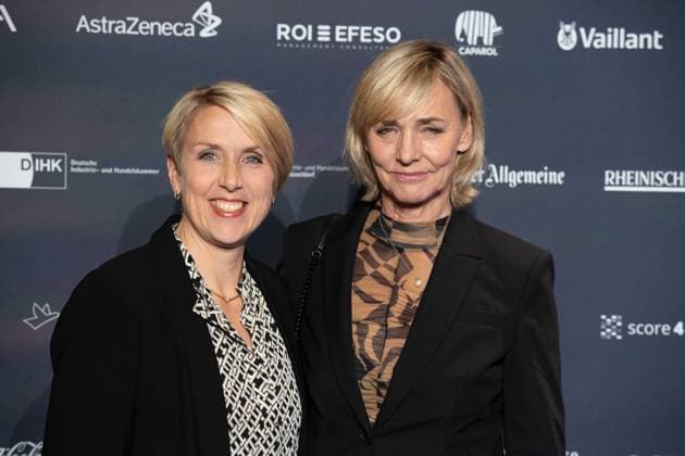 v.l. Christina OBERGFOELL, Obergföll, ehem Speerwerferin, Heike DRECHSLER, ehem. Leichtathletin, Verleihung Deutscher Nachhaltigkeitspreis in Duesseldorf am 29.11.2024.