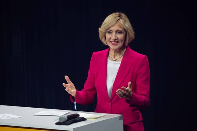 Petra GERSTER, Moderatorin, spricht die Laudatio auf Hape Kerkeling, Verleihung Deutscher Nachhaltigkeitspreis in Duesseldorf am 29.11.2024.