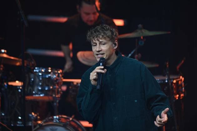 Tim BENDZKO, Saenger, Musiker, singend, Gesang, Konzert, Verleihung Deutscher Nachhaltigkeitspreis in Duesseldorf am 29.11.2024.