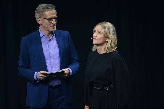 v.l. Norbert KOENIG, König, Moderator, Verena BENTELE, ehem. Para-Biathletin, Verleihung Deutscher Nachhaltigkeitspreis in Duesseldorf am 29.11.2024.