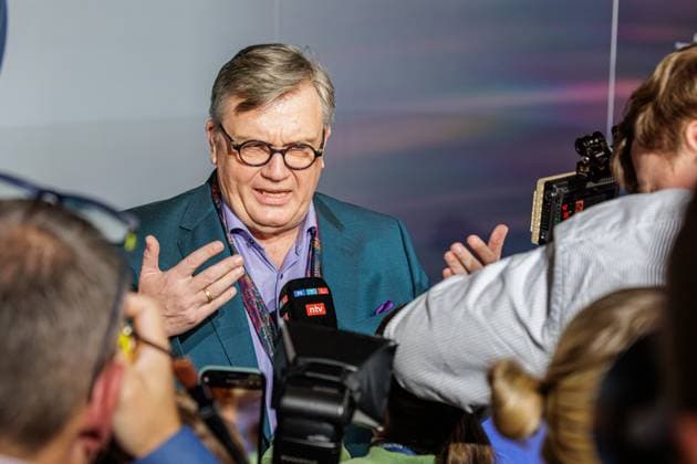29.11.2024. Düsseldorf. Zum 17. Mal werden gemeinsam mit der Bundesregierung und weiteren Partnern im Düsseldorfer MARITIM Hotel Vorreiter:innen der Nachhaltigkeit ausgezeichnet. Prämiert werden die Sieger:innen der Wettbewerbe Unternehmen, Sport, Internationaler Deutscher Nachhaltigkeitspreis, Architektur und Gesundheit. Hier: Hape Kerkeling. Düsseldorf Maritim Hotel Nordrhein-Westfalen Deutschland