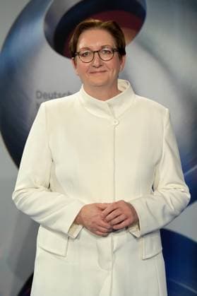 Deutscher Nachhaltigkeitspreis 2024 am 29.11.2024 im Maritim Hotel in Düsseldorf Klara Geywitz ( Bundesbauministerin für Wohnen, Stadtentwicklung und Bauwesen )