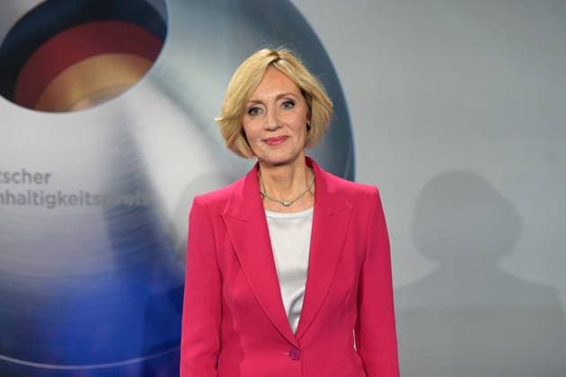 Deutscher Nachhaltigkeitspreis 2024 am 29.11.2024 im Maritim Hotel in Düsseldorf Petra Gerster ( Moderatorin )