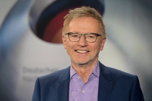 Deutscher Nachhaltigkeitspreis 2024 am 29.11.2024 im Maritim Hotel in Düsseldorf Norbert König ( Moderator )