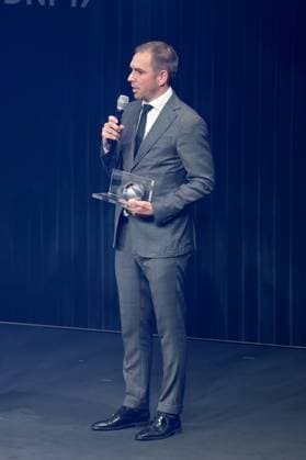 Deutscher Nachhaltigkeitspreis 2024 am 29.11.2024 im Maritim Hotel in Düsseldorf Philipp Lahm ( ehemaliger Fußballer ) bei der Preisverleihung