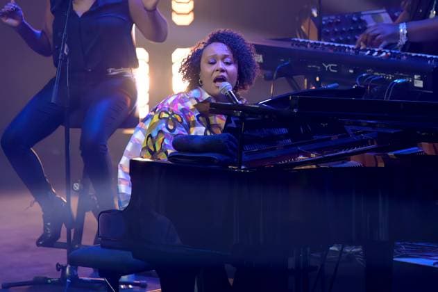Deutscher Nachhaltigkeitspreis 2024 am 29.11.2024 im Maritim Hotel in Düsseldorf Emeli Sande ( Sängerin und Musikerin ) steht mit ihrer Band auf der Bühne