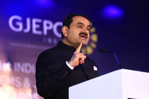News Themen der Woche KW48 News Bilder des Tages Indian Billionaire Gautam Adani In Jaipur Indian billionaire and Chairman of Adani Group, Gautam Adani, addresses the gathering during the 51st Gem and Jewellery Awards in Jaipur, Rajasthan, India, on November 30, 2024. Jaipur Rajasthan India  Copyright: xVishalxBhatnagarx originalFilename: bhatnagar-notitle241130_npg6l.jpg