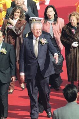 Portuguese President Mr Mario Soares at the official opening ceremony of the Macau International Airport. EDITORIAL USE ONLY  Copyright: xx MER2016060112121806 JonxHargestx scmpphotos544817