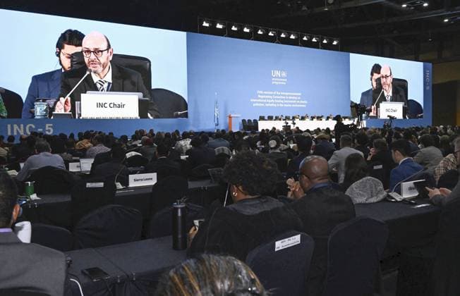 Bilder des Jahres 2024, News 12 Dezember News Themen der Woche KW48 News Bilder des Tages U.N. committee to address plastic pollution The U.N. Intergovernmental Negotiating Committee holds a plenary session on the final day of the fifth meeting to develop a legally binding global treaty on plastic pollution in Busan, South Korea, on Dec. 1, 2024.  A14AA0003807520P