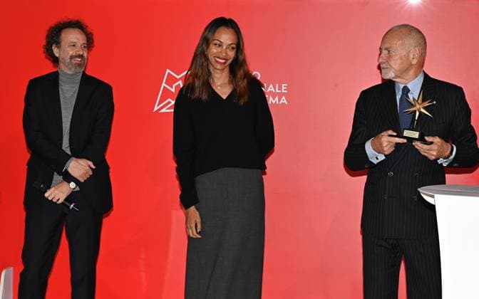 Turin, Italy Zoe Saldana receives the Stella della Mole Award at the National Museum of Cinema In the photo:Zoe Saldana receives the Stella della Mole Award from Enzo Ghigo president of the National Museum of Cinema, Carlo Chatrian director of the National Museum of Cinema  Copyright: xNickxZonnax xipa-agency.netx xNickxZonnax IPA_Agency_IPA52044327