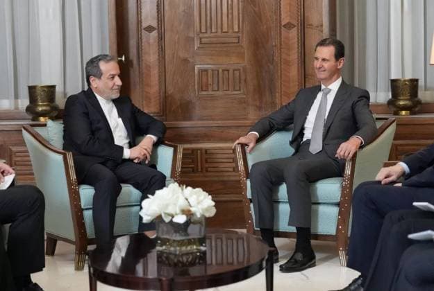News Themen der Woche KW49 News Bilder des Tages December 2, 2024, Damascus, Syria: Syrian President BASHAR AL-ASSAD (R) talks to Iranian Foreign Minister ABBAS ARAGHCHI (L), in Damascus, Syria. Araghci is in Syria to meet with Syrian officials following Syrian rebels attacks. Damascus Syria - ZUMAi98_ 20241202_zih_i98_054 Copyright: xIranianxForeignxMinistryx