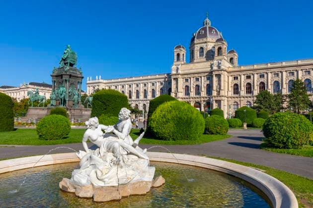 Sculpted Fountain with Kunsthistorisches Museum (Art History Museum), Monument of Empress Maria Theresa, UNESCO World Heritage Site, Museum Quarter, Vienna, Austria, Europe Copyright: JohnxGuidi 1237-743