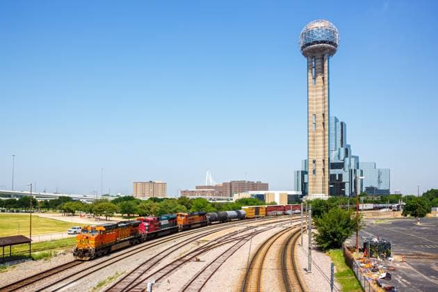 Güterzug der BNSF Railway Zug Bahn Eisenbahn in Dallas, USA Dallas, USA - 5. Mai 2023: Güterzug der BNSF Railway Zug Bahn Eisenbahn in Dallas, USA. Copyright: xZoonar.com MarkusxMainkax 22322816