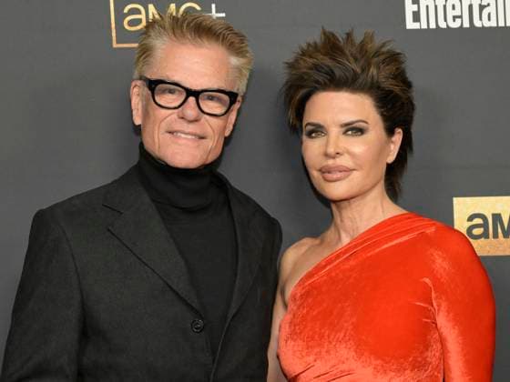 AMC s Anne Rice s Mayfair Witches S2 Red Carpet 05 December 2024 - Hollywood, California - Harry Hamlin and Lisa Rinna. AMC s Anne Rice s Mayfair Witches S2 Red Carpet at Masonic Lodge at Hollywood Forever Cemeter. Photo Credit: Billy Bennight AdMedia Hollywood California United States EDITORIAL USE ONLY  Copyright: xx BillyxBennightx admphotostwo905986