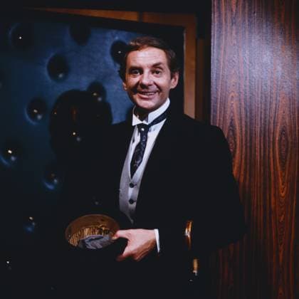 TONIGHT HARALD Tonight: Harald - ZDF Show, 1984, im Ballsaal des Interconti Berlin, Harald Juhnke stellt sich in seiner Show als Entertainer vor - hier ein Studio-Portrait von Harald Juhnke, Berlin Deutschland Copyright: ArthurxGrimm AGR_82030591 EDITORIAL USE ONLY