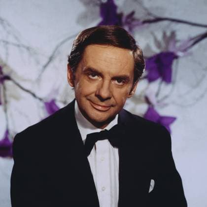 TONIGHT HARALD Tonight: Harald - ZDF Show, 1984, im Ballsaal des Interconti Berlin, Harald Juhnke stellt sich in seiner Show als Entertainer vor - hier ein Studio-Portrait von Harald Juhnke., Berlin Deutschland Copyright: ArthurxGrimm AGR_82030595 EDITORIAL USE ONLY