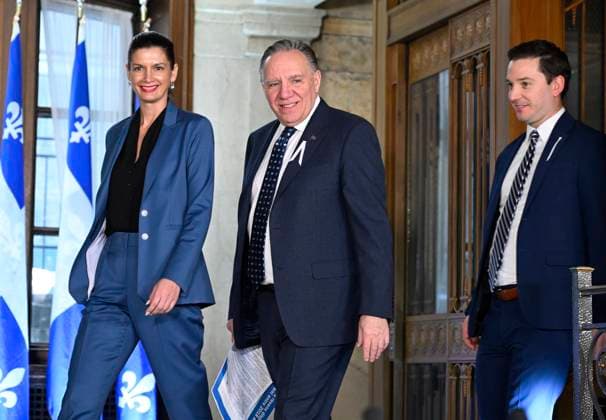 December 6, 2024, Quebec, Pq, Canada: Quebec Premier Francois Legault walks to a news conference to sum up the fall session at his office in Quebec City, Friday, December 6, 2024. Legault is flanked by Quebec Deputy premier Genevieve Guilbault, left, and Quebec Government House Leader and Justice Minister Simon Jolin-Barrette. Quebec Canada  - ZUMAc35_ 20241206_zaf_c35_056 Copyright: xJacquesxBoissinotx