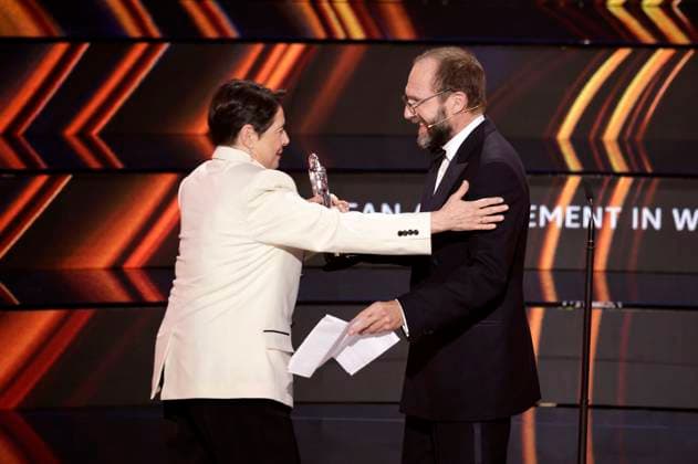 Isabella Rossellini und Ralph Fiennes bei der Verleihung des 37. Europäischen Filmpreises 2024 im Kultur- und Kongresszentrum Luzern. Luzern, 07.12.2024